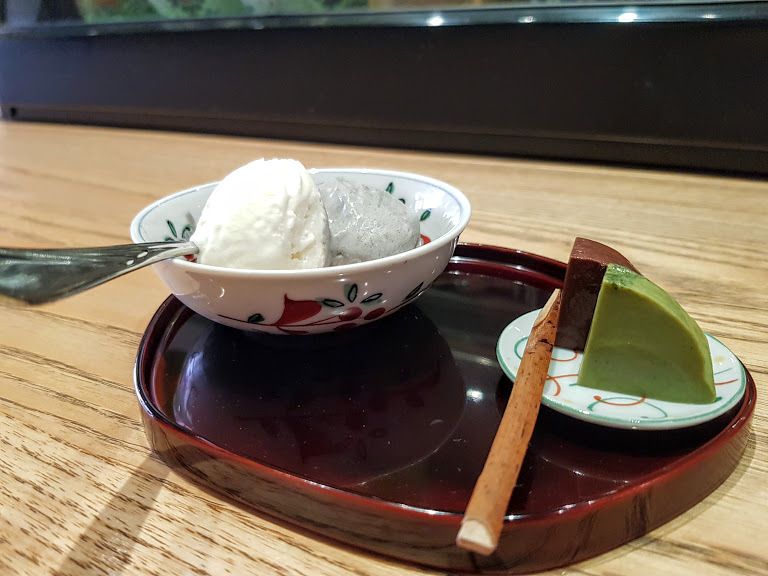 Glace yuzu et sésame noir Juan restaurant Paris 16