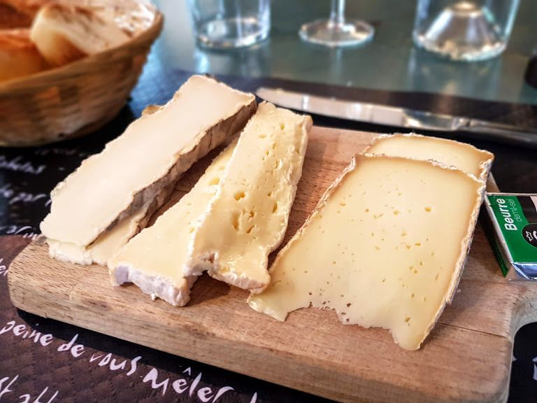 Plateau de fromages Les Pieds dans l'eau restaurant Neuilly sur Seine