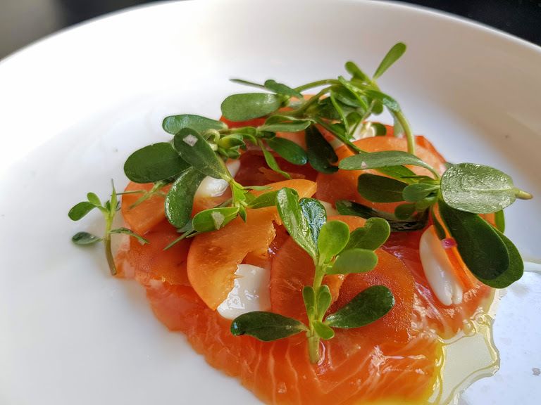 Truite, abricot, pourpier d'été, poutargue et amandes fraîches Badaboum restaurant Paris 11