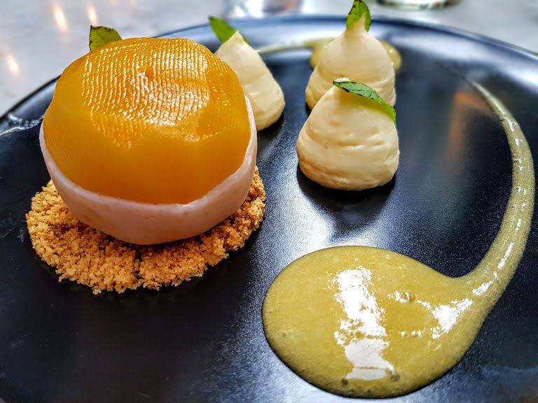 Pêche, citronnelle, gingembre, verveine Le Caulaincourt restaurant Paris 18