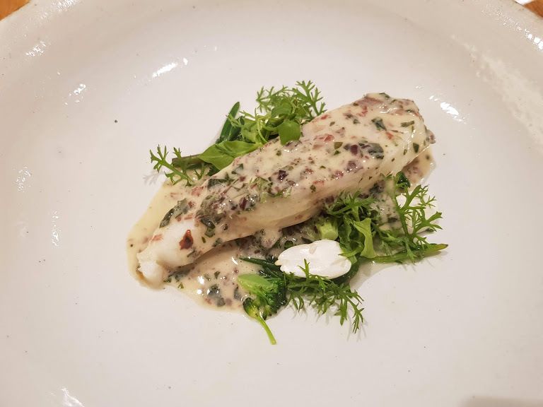 Turbot, soude, amande, sarriette Ken Kawasaki restaurant Paris 18