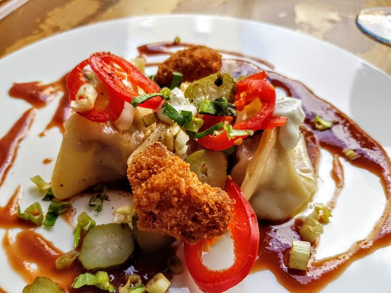 Dumplings andouille, aïoli, oreilles de cochon, jalapeños Les Bistrotters restaurant Paris 14