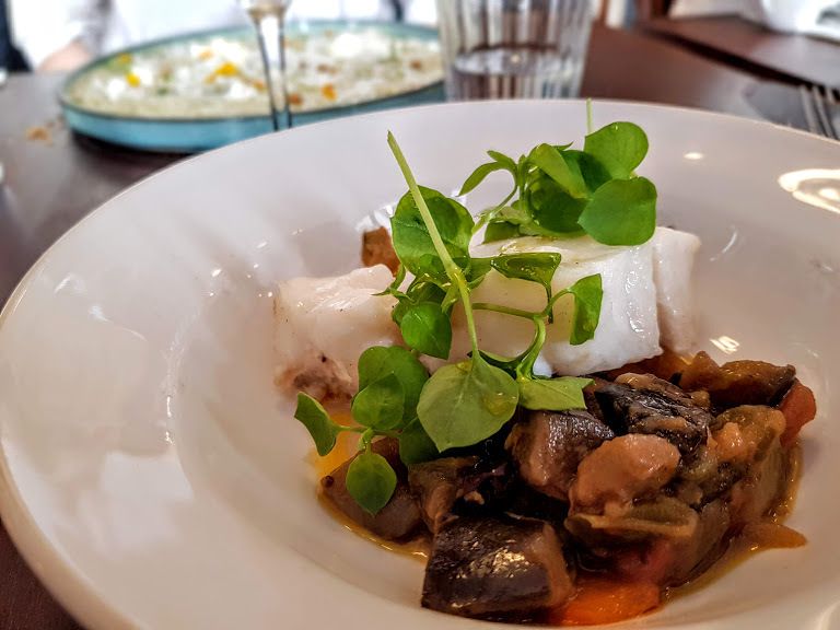 Cabillaud de Saint Guénolé, caponata, Aïoli et mouron des oiseaux Mieux restaurant Paris 9