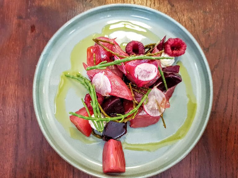 Chinchard, betteraves, framboise, salicornes et pourpier Mieux restaurant Paris 9