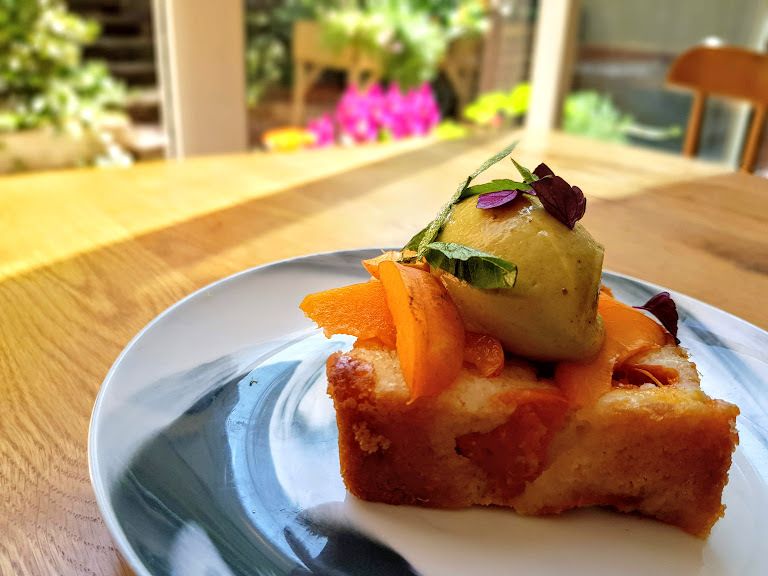 Moelleux aux abricots et glace à la figue Flocon restaurant Paris 5