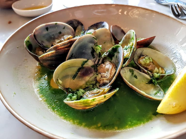 Palourdes en persillade Lutetia restaurant Paris 6