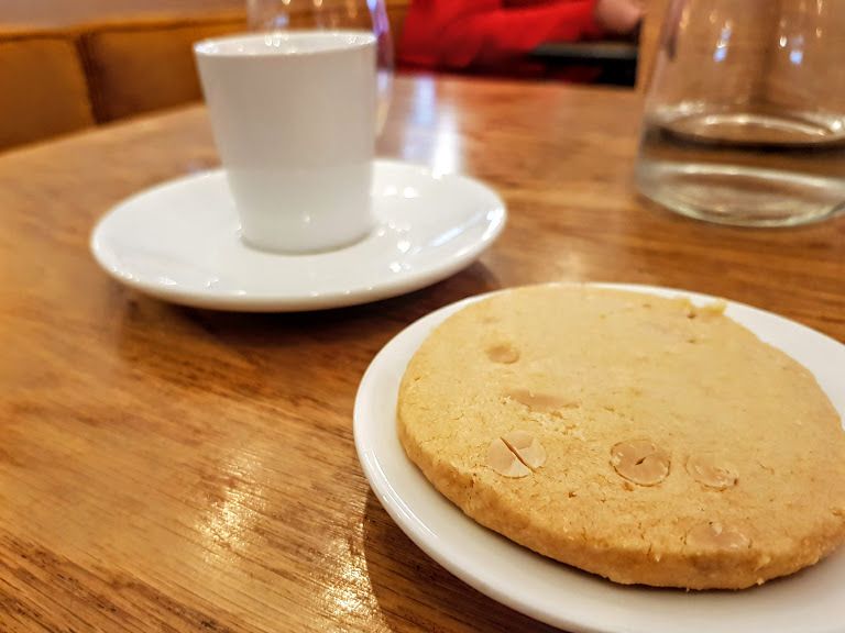 Sablé Cacahuète et café Yun restaurant Paris 10