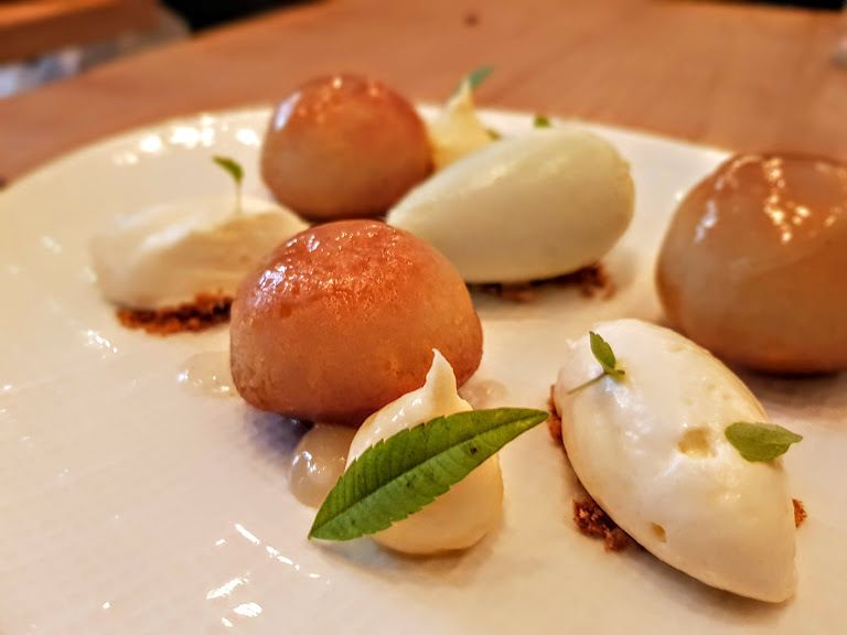 Baba chartreuse au citron de Menton, estragon, verveine restaurant Dupin Paris 6