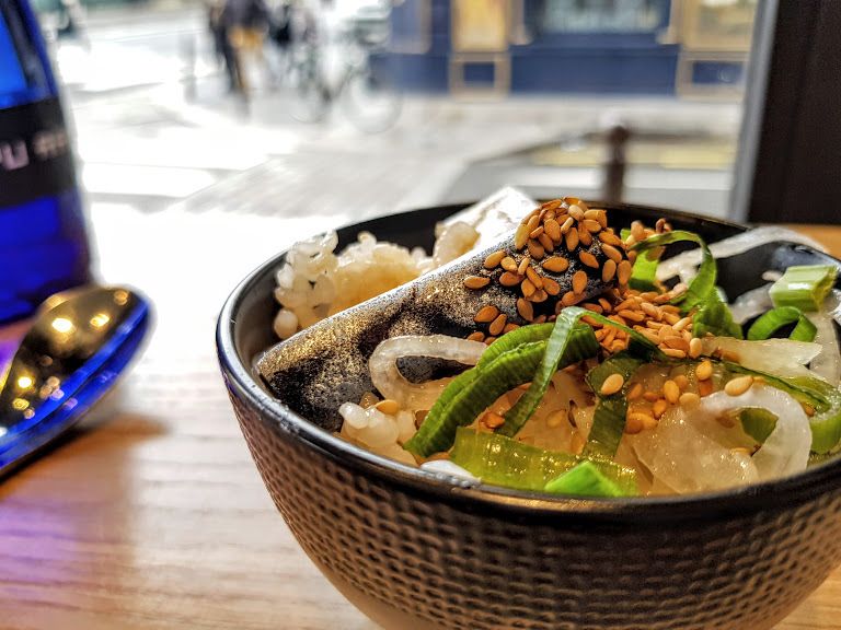Riz bio façon sushi maquereau grillé sauce SUPU Supu ramen restaurant Paris 6