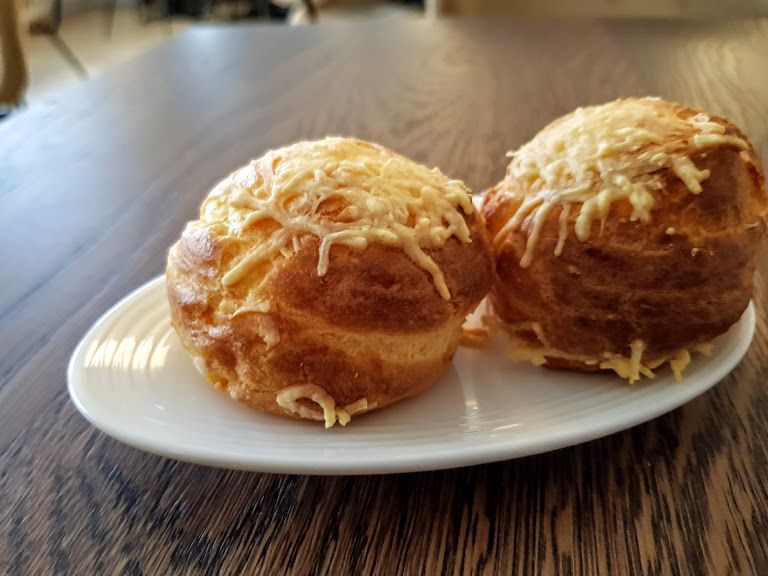 gougères briochées Miura restaurant Paris 17
