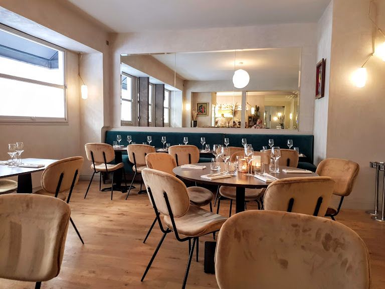 La salle du Miura restaurant Paris 17
