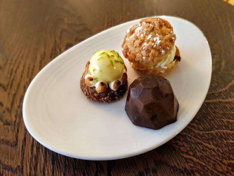 Mignardises Miura restaurant Paris 17