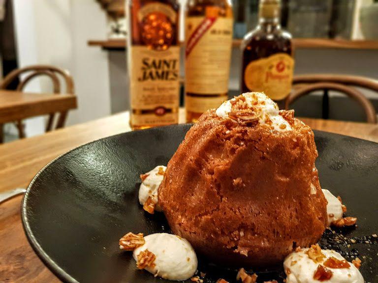 Baba au rhum Oui mon général restaurant Paris 7