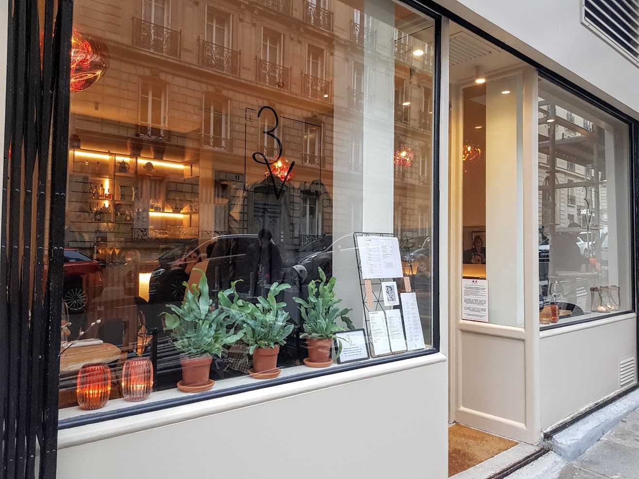 Le 3V restaurant Paris 8 rue de Vienne