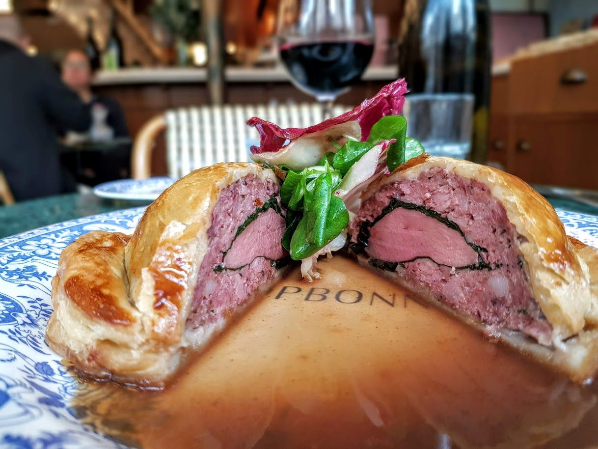 Pithiviers Pigeon, foie gras, cochon Rosie Brasserie restaurant Paris 11
