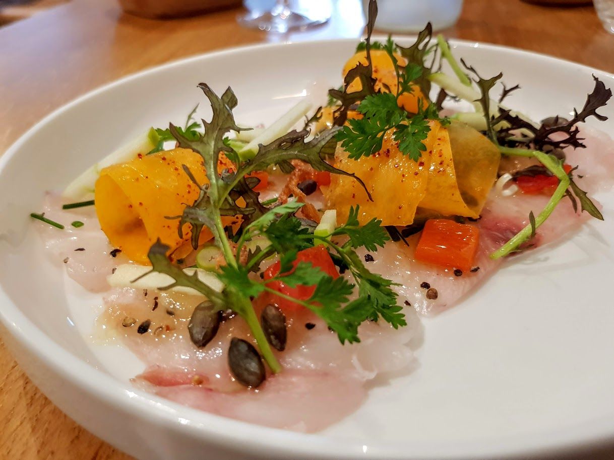 Carpaccio de maigre, pomme verte, butternut et poivron Le Saint Joseph restaurant La Garenne Colombes