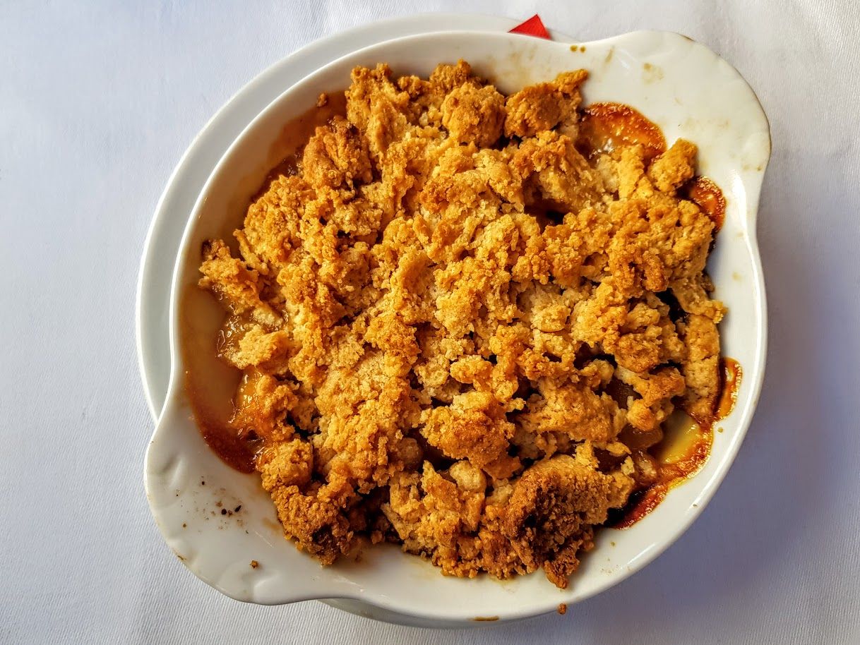 Crumble amande et poires caramélisées Les Envies restaurant Levallois Perret