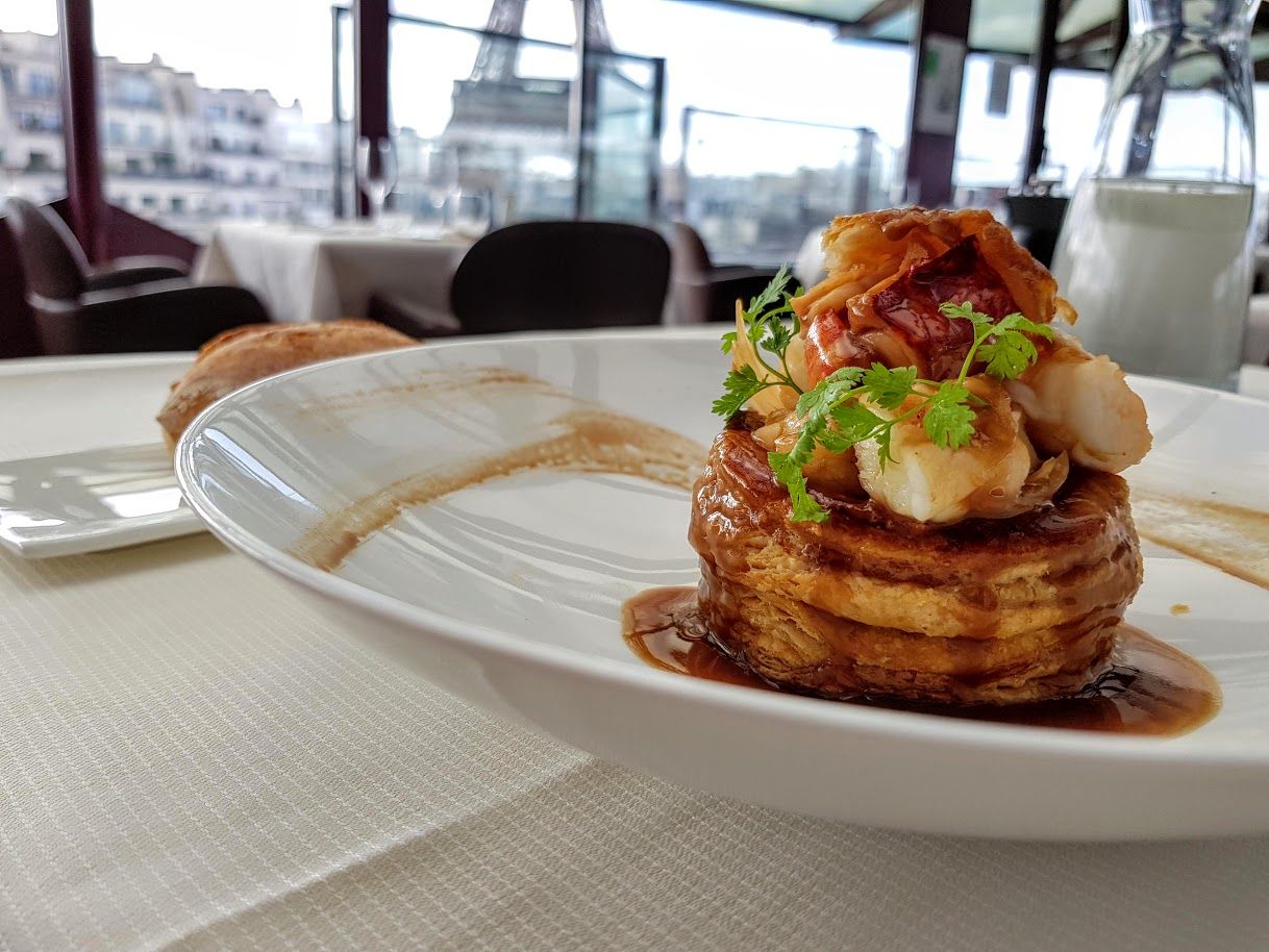 Vol au vent aux langoustines Les Ombres restaurant Paris 7