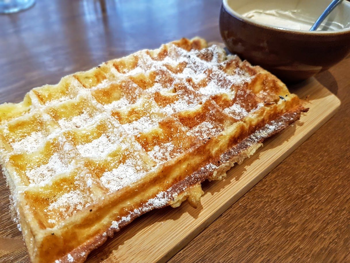 Gaufre, crème Chantilly à la vergeoise L'Oseille restaurant Paris 2