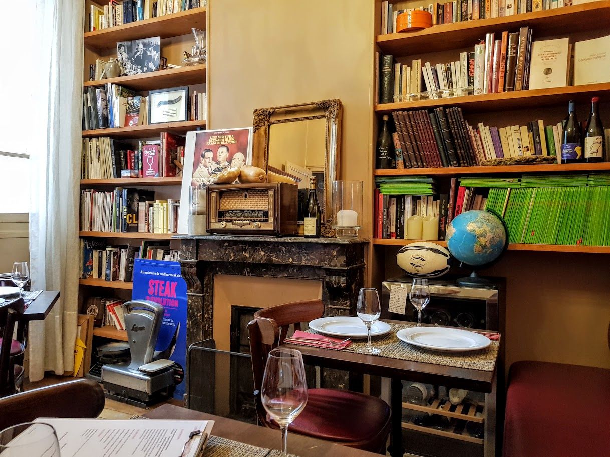 La Salle de Mille & Zim restaurant cave à vins Asnières sur Seine