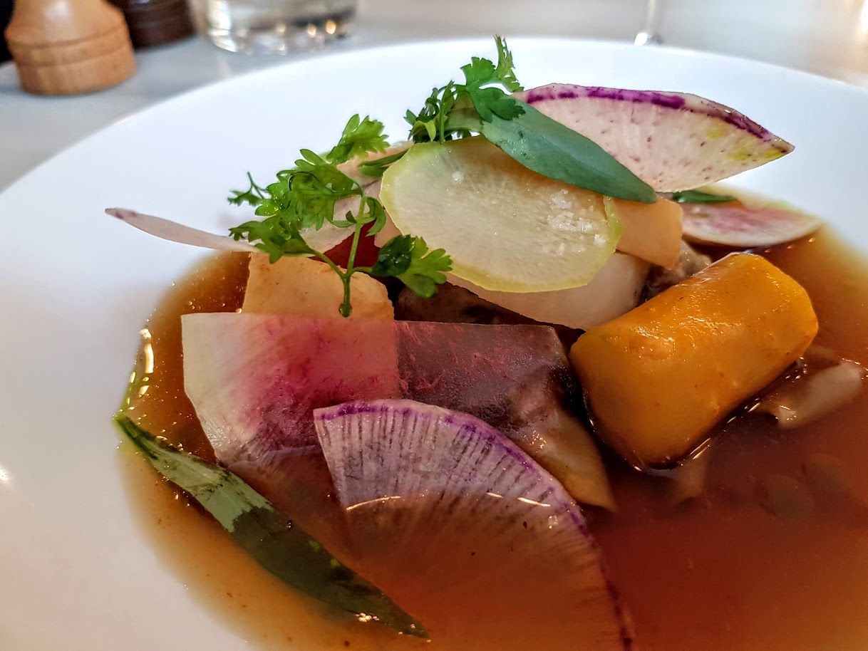 Ravioles de pot au feu, moutarde violette, bouillon estragon Caillebotte restaurant Paris 9