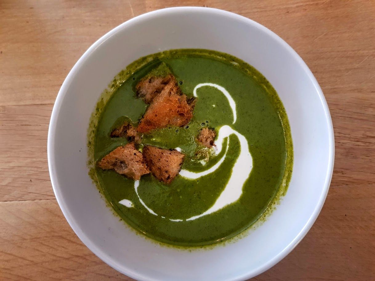 Velouté de cresson, crème et croûtons Au Bon Endroit restaurant Paris 19