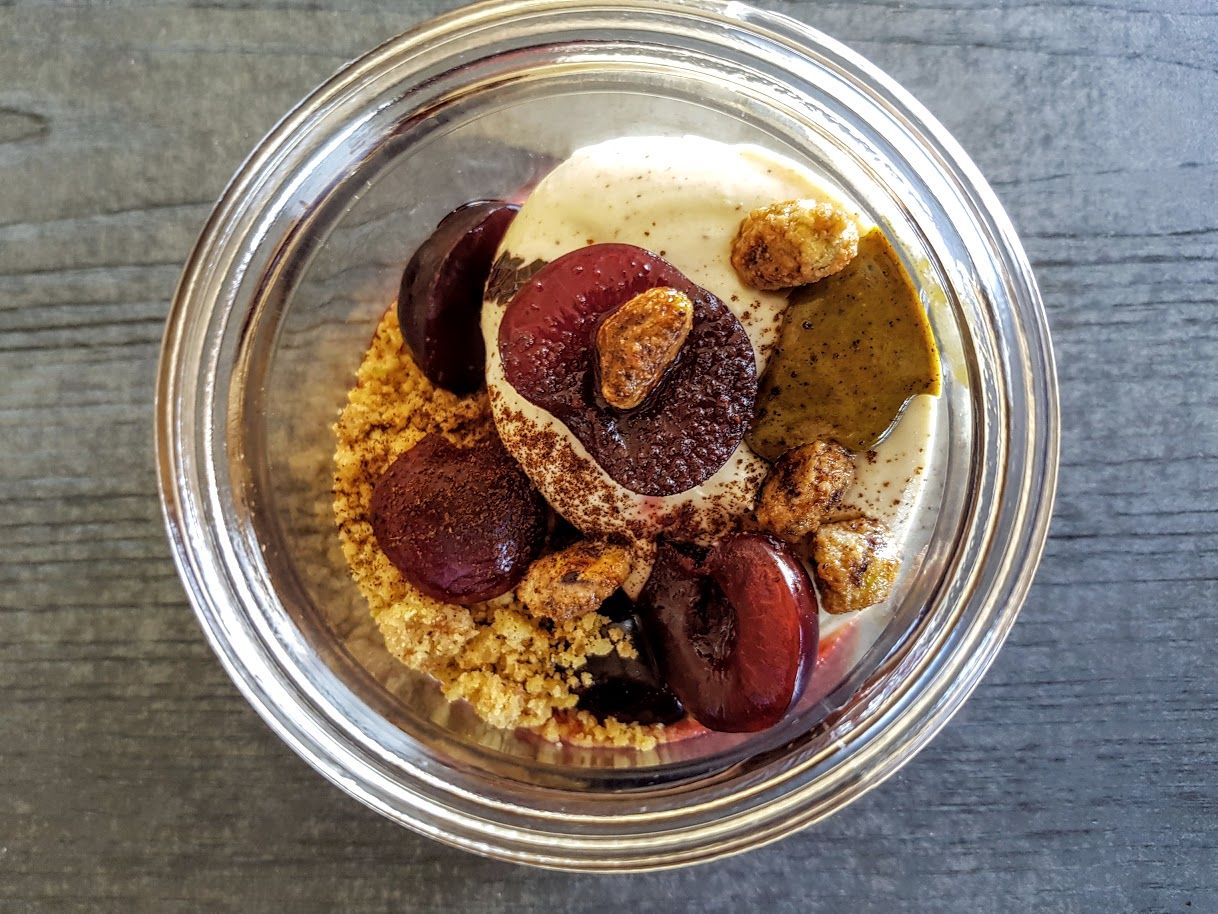 La cerise et la pistache de Sicile en textures L'Escargot Yannick Tranchant restaurant Puteaux