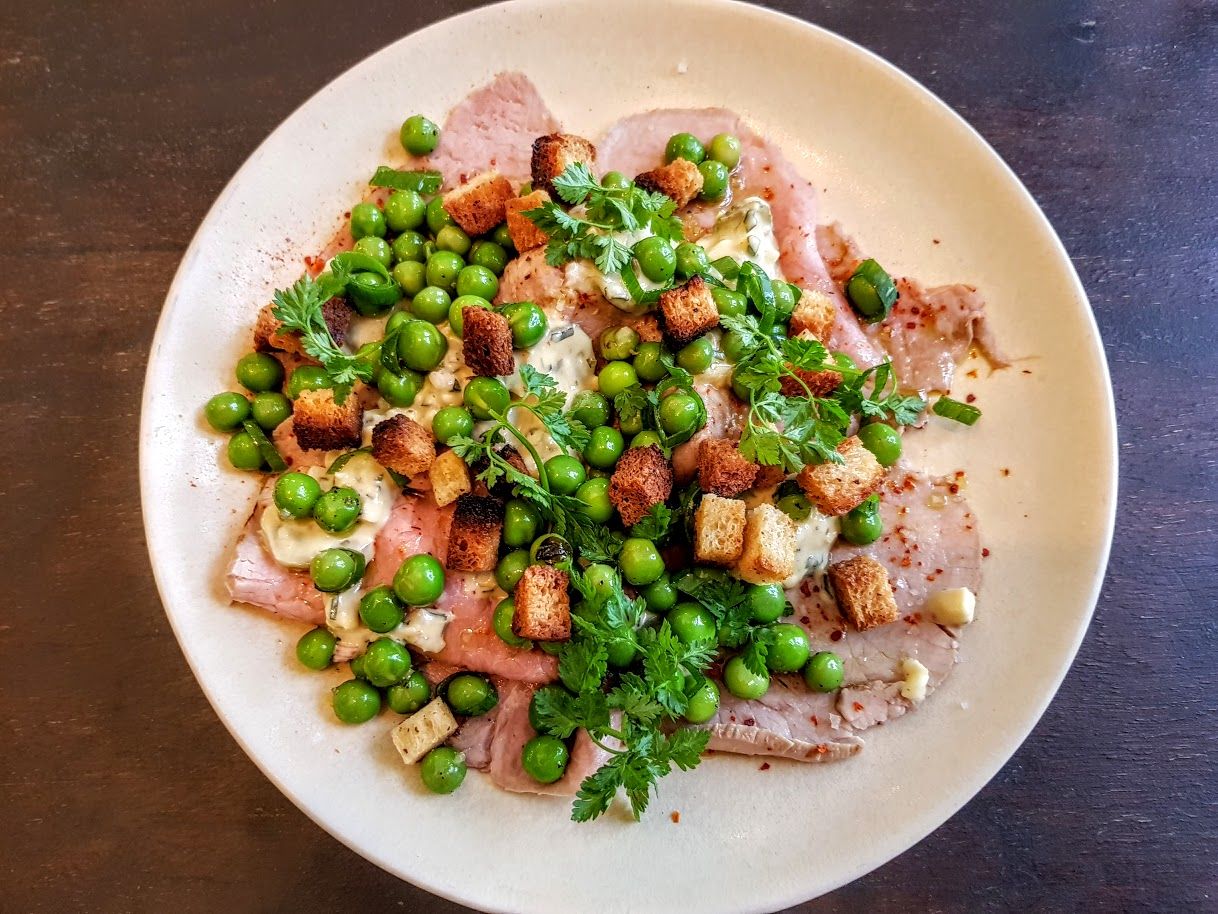 Fines tranches de veau, sauce gribiche et croûtons Petite Fleur restaurant Paris 18