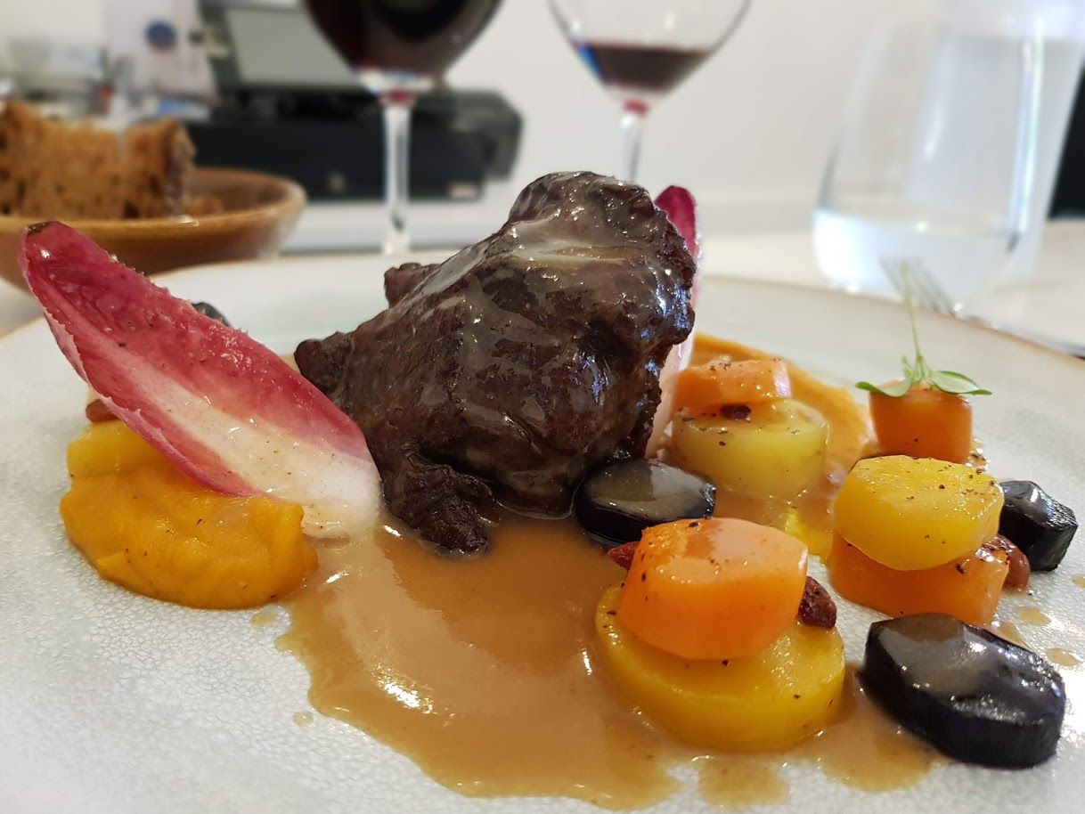 Joue de boeuf au miso blanc, citronnelle gingembre, carotte au sumac Alleundium restaurant Paris 9