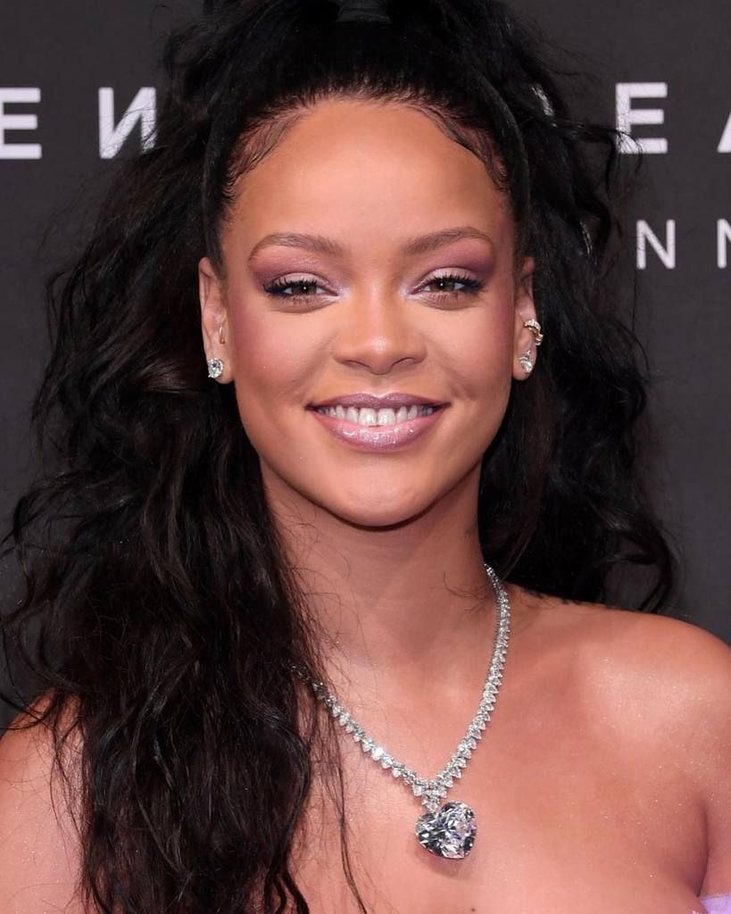 Joyeux Anniversaire A Queen Rihanna Qui Fete Ses 30 Ans Aujourd Hui Stars Et Beaute Over Blog Com Joyeux Anniversaire A Queen Rihanna Qui Fete Ses 30 Ans Aujourd Hui Stars Et Beaute Over Blog Com