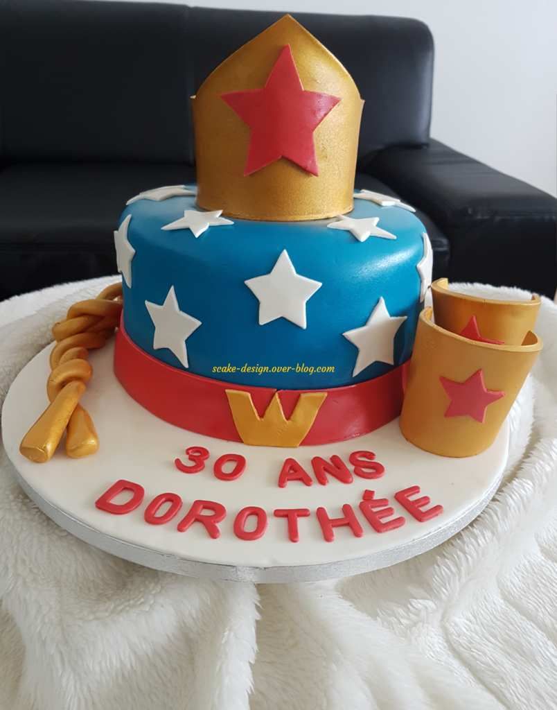 Gateau Wonder Woman Cake Design