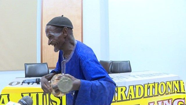 Biri Lingani lors de la dédicace de son premier album "Mikolé"