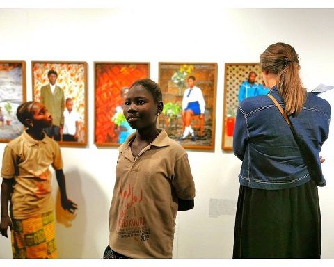 Parmi le public venu voir les expositions, beaucoup d'enfants. © Cathy Crussy du Plessis