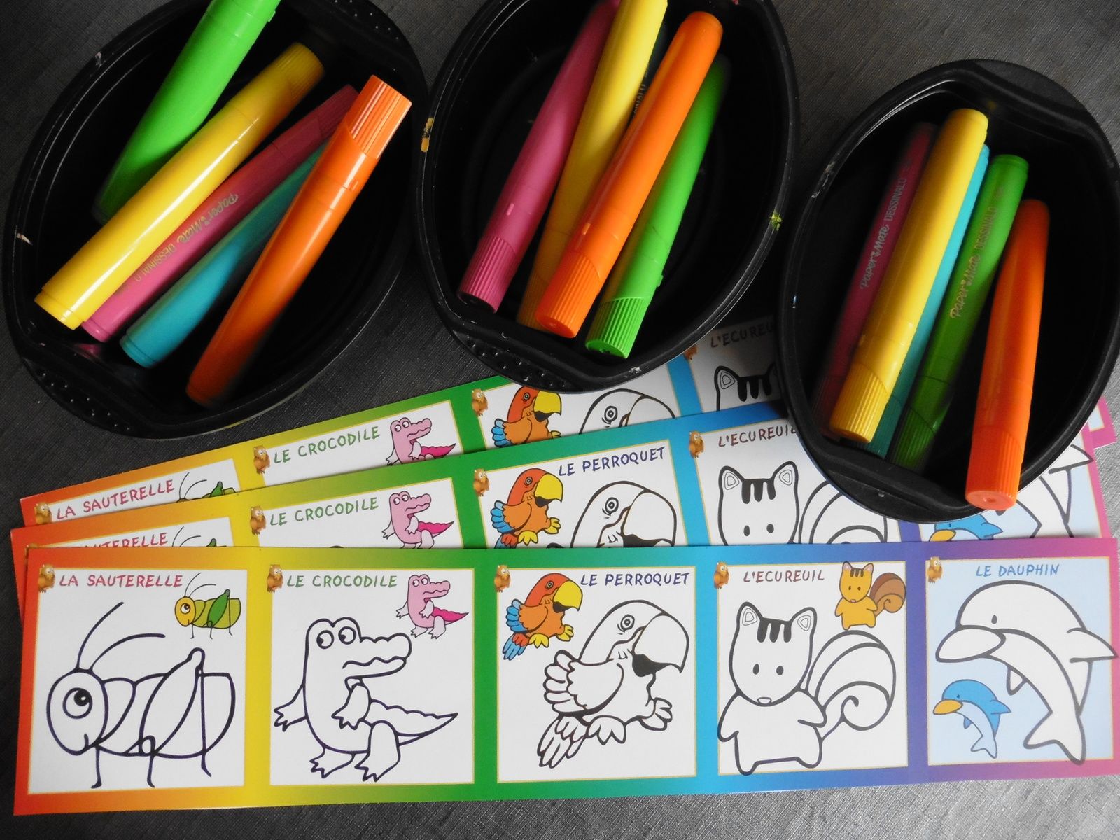 Frise animaux (coloriage et collage) - Bienvenue dans ma salle de jeux