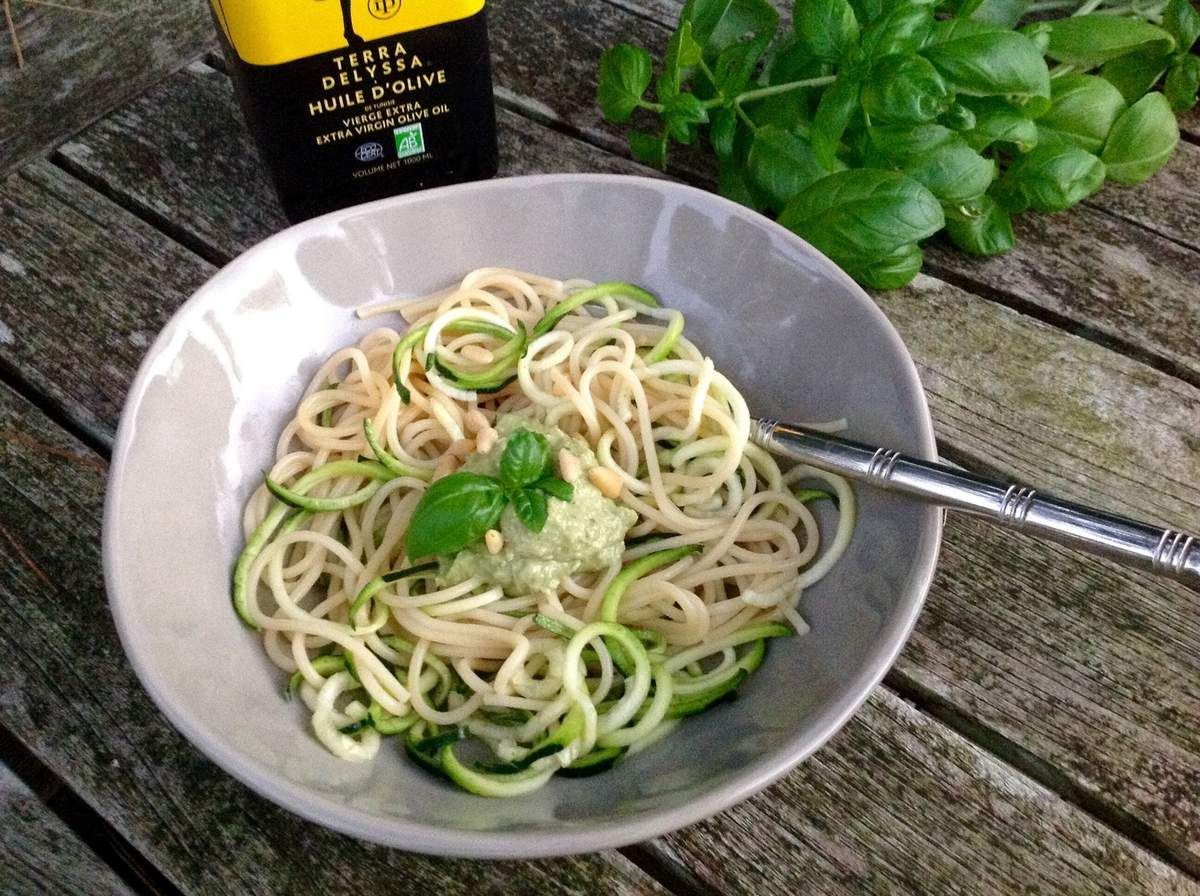 Duo de spaghettis au pesto d'avocat