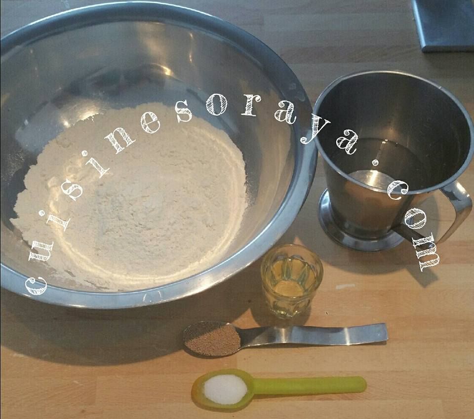 Pizza maison 3 fromages et pizza thon, poivrons