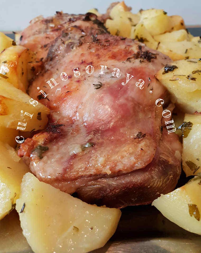 Cuisse de dinde au four avec ses pommes de terre et oignons confit