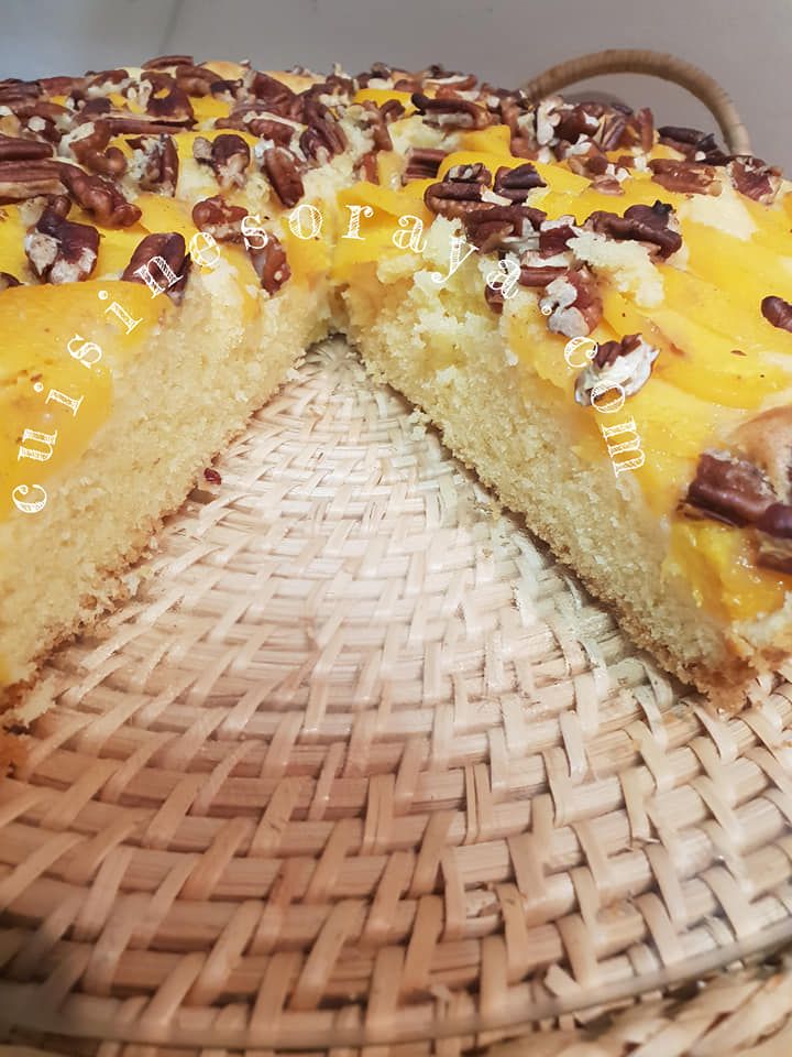 Gâteau à la pêche et aux noix de pécan