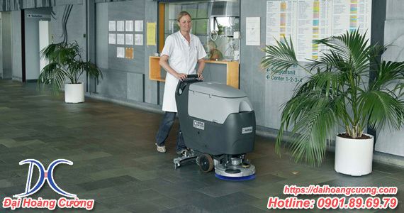 Chọn một chiếc máy lau sàn có khả năng làm việc để sử dụng liên tục trong bệnh viện