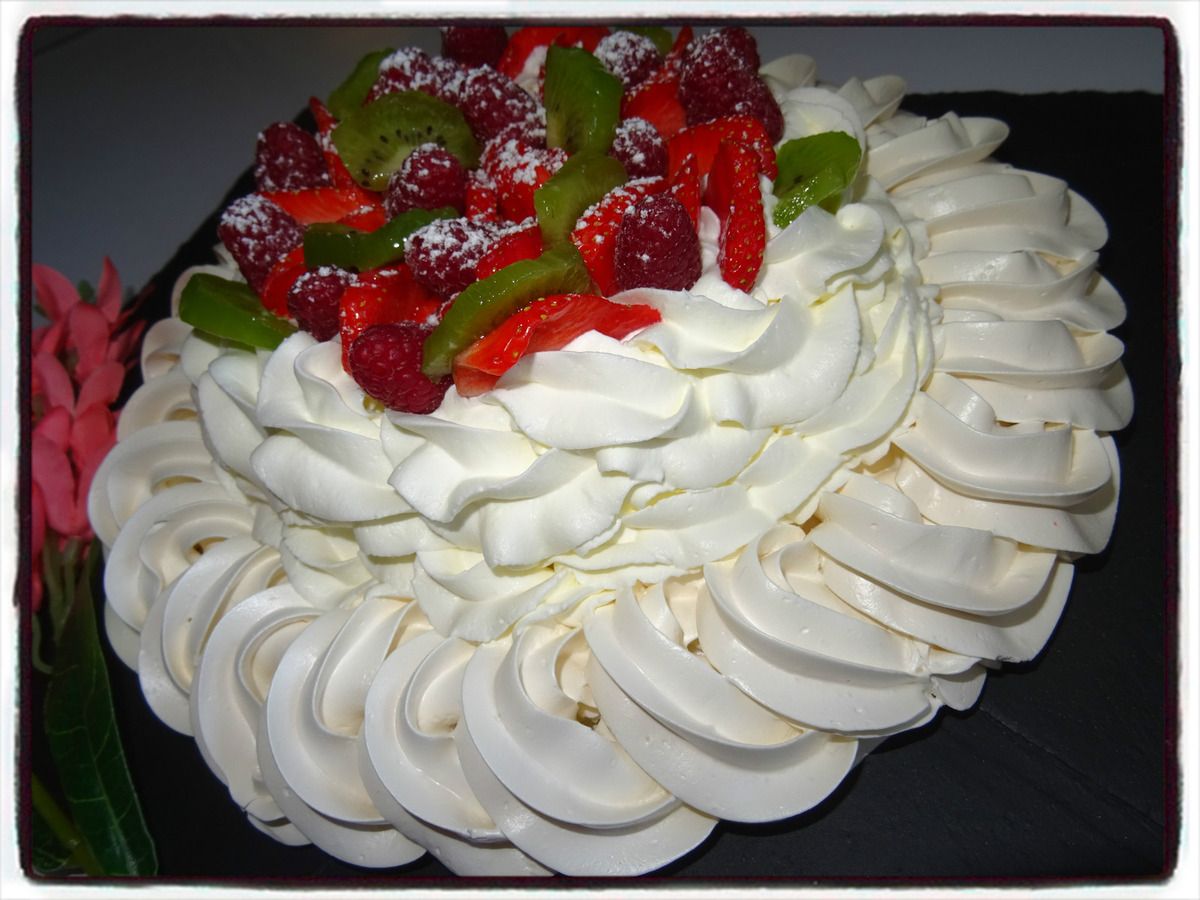 Pavlova aux fruits frais