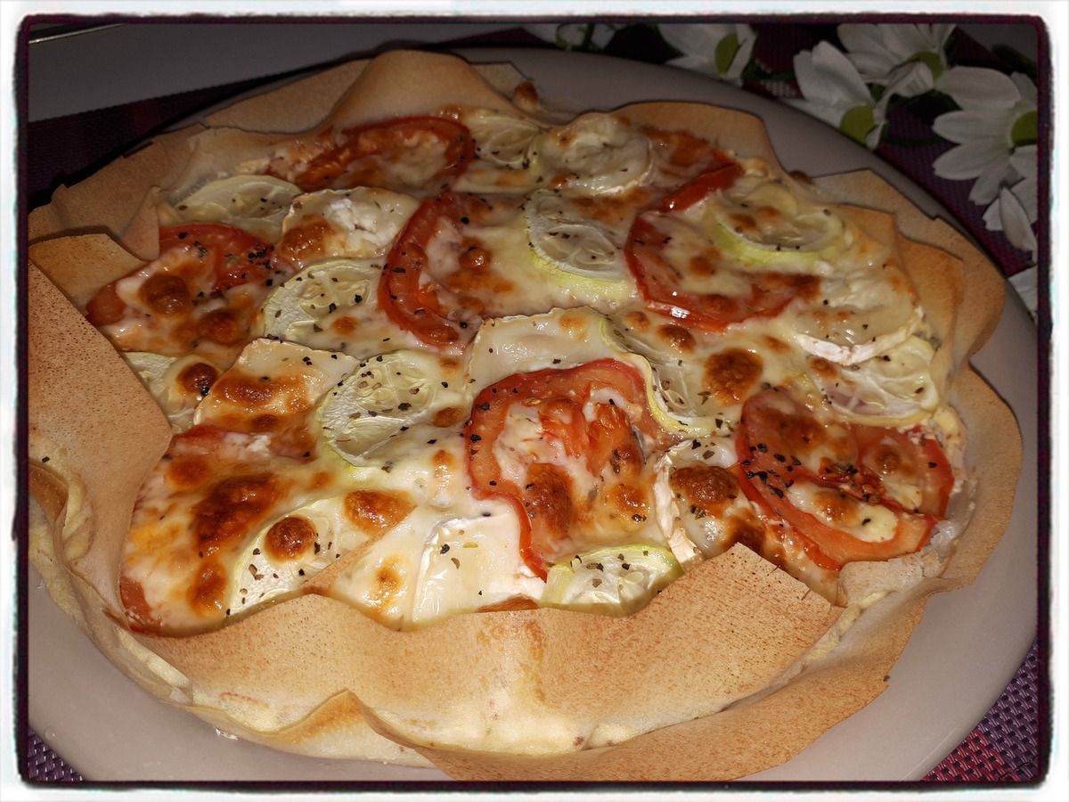 Tarte légère à la tomate, courgette et chèvre