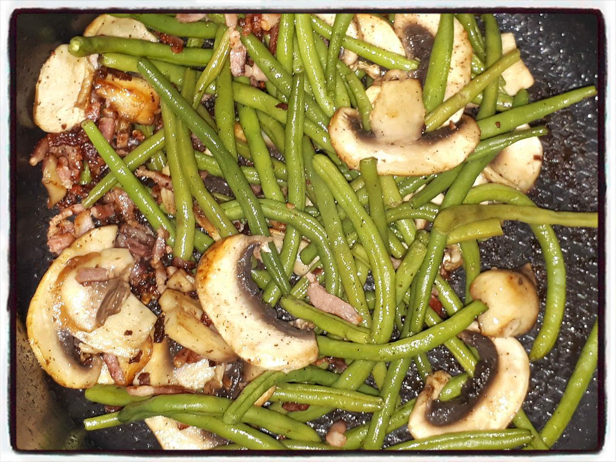 Poêlée d'haricots verts aux champignons (cookéo) - Recettes faciles - Les  gâteaux de Stéph