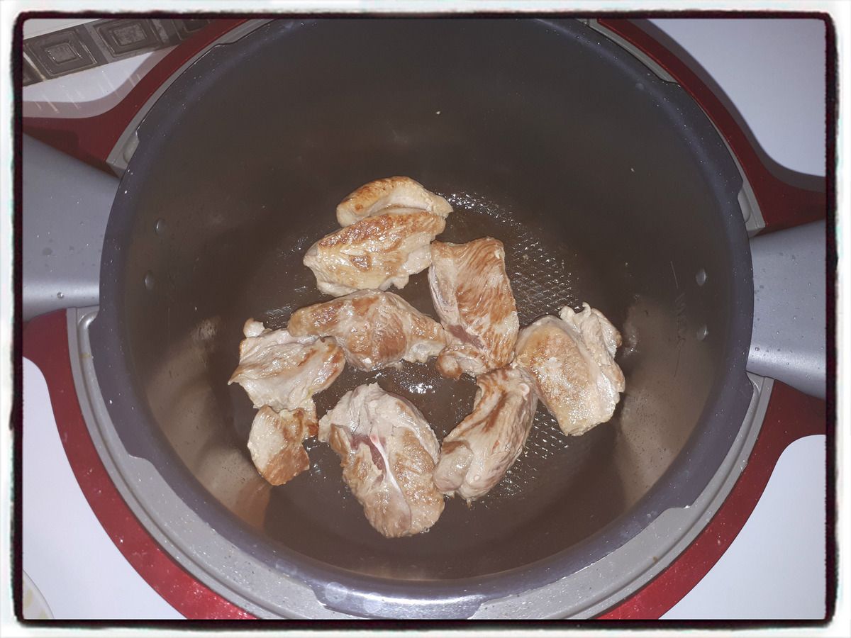 Sauté de dinde au fond de veau (cookéo) - Recettes faciles - Les