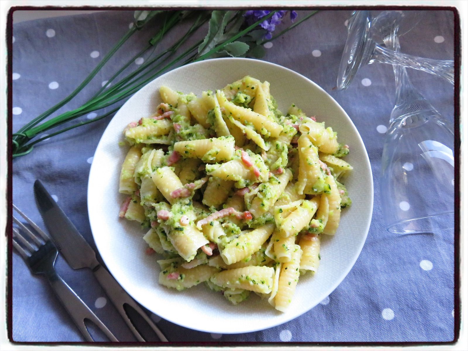 pâtes lardons courgette