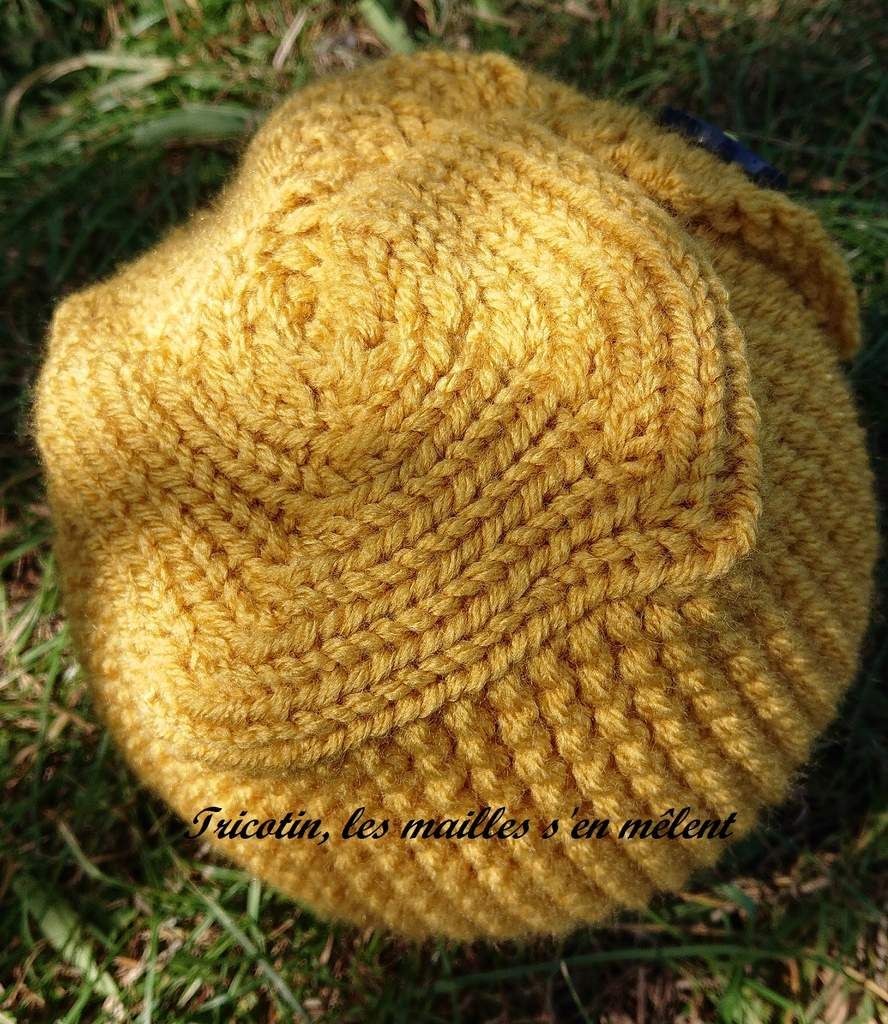 Le Bonnet Cloche Pour Bebe Et Adulte De Cet Hiver Tricotin Les Mailles S En Melent