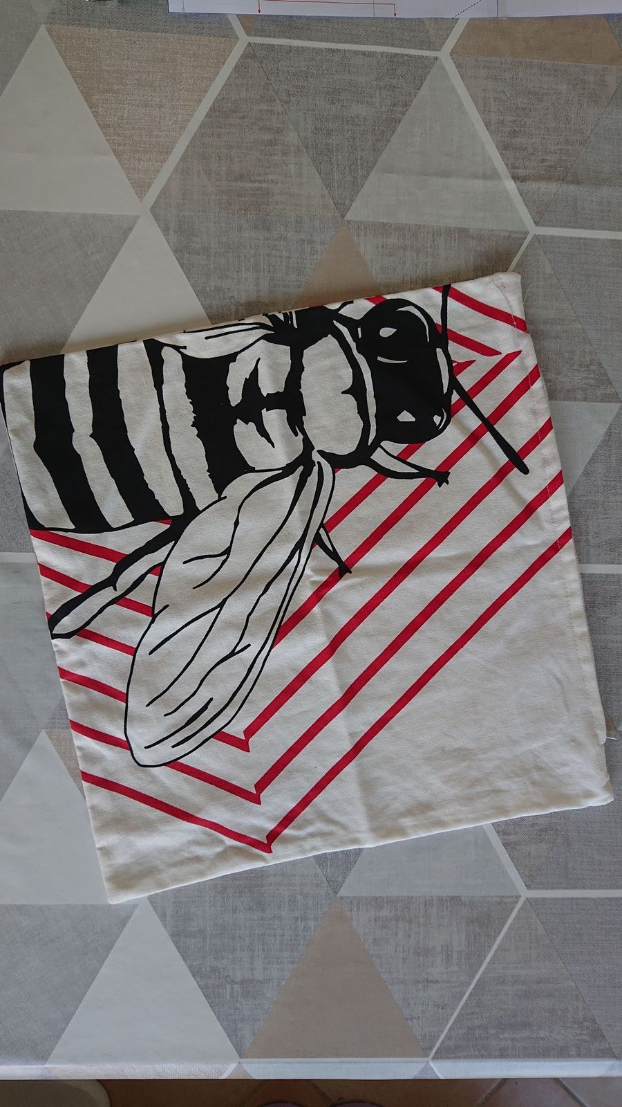 Ma version Upcycling de la robe les jolis details de Margaux Tricotin les mailles s en melent