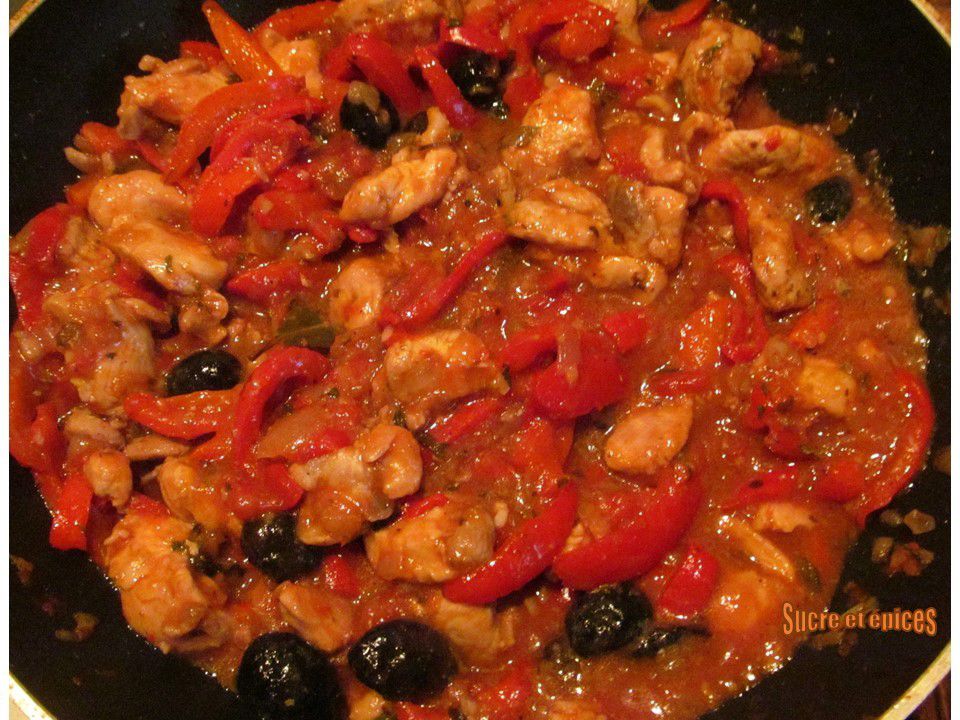 Ragoût de poulet aux poivrons et olives