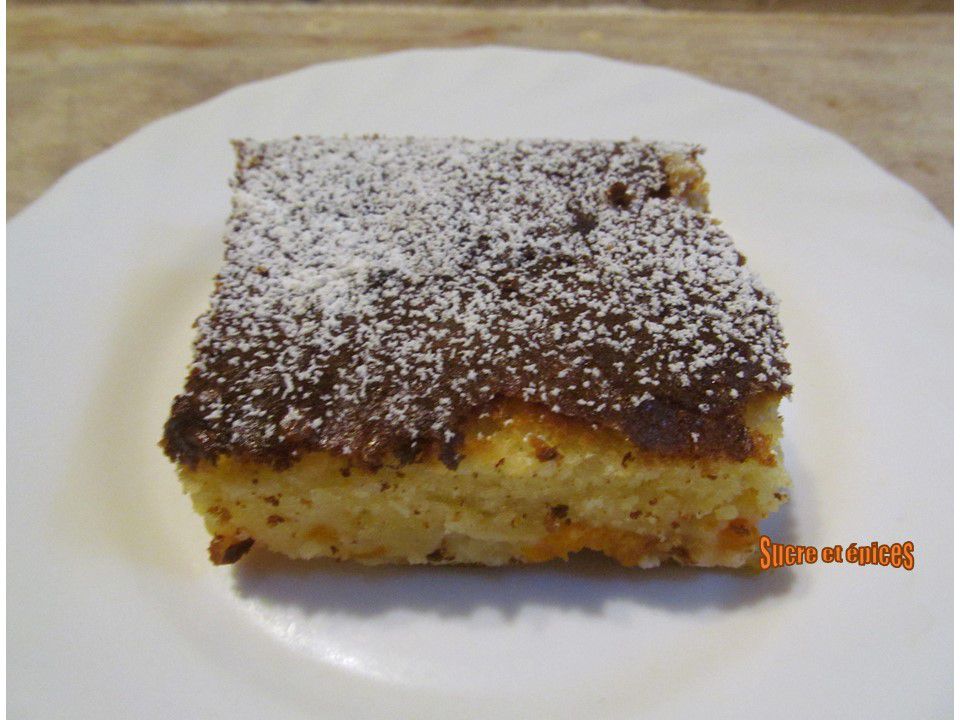 Gâteau moelleux au yaourt et abricots