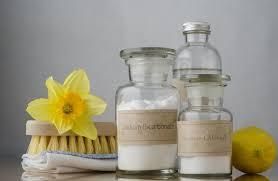Faire ses produits ménagers maison, OUI c'est genial , hyppoallergénique , et cela sent bon . Lessive , nettoyant multi usages , vitres , liquide vaiselle , liquide sol , on peut tout faire soi même , c'est facile , moins cher et sain. Allez voir les recettes sur @pinterest