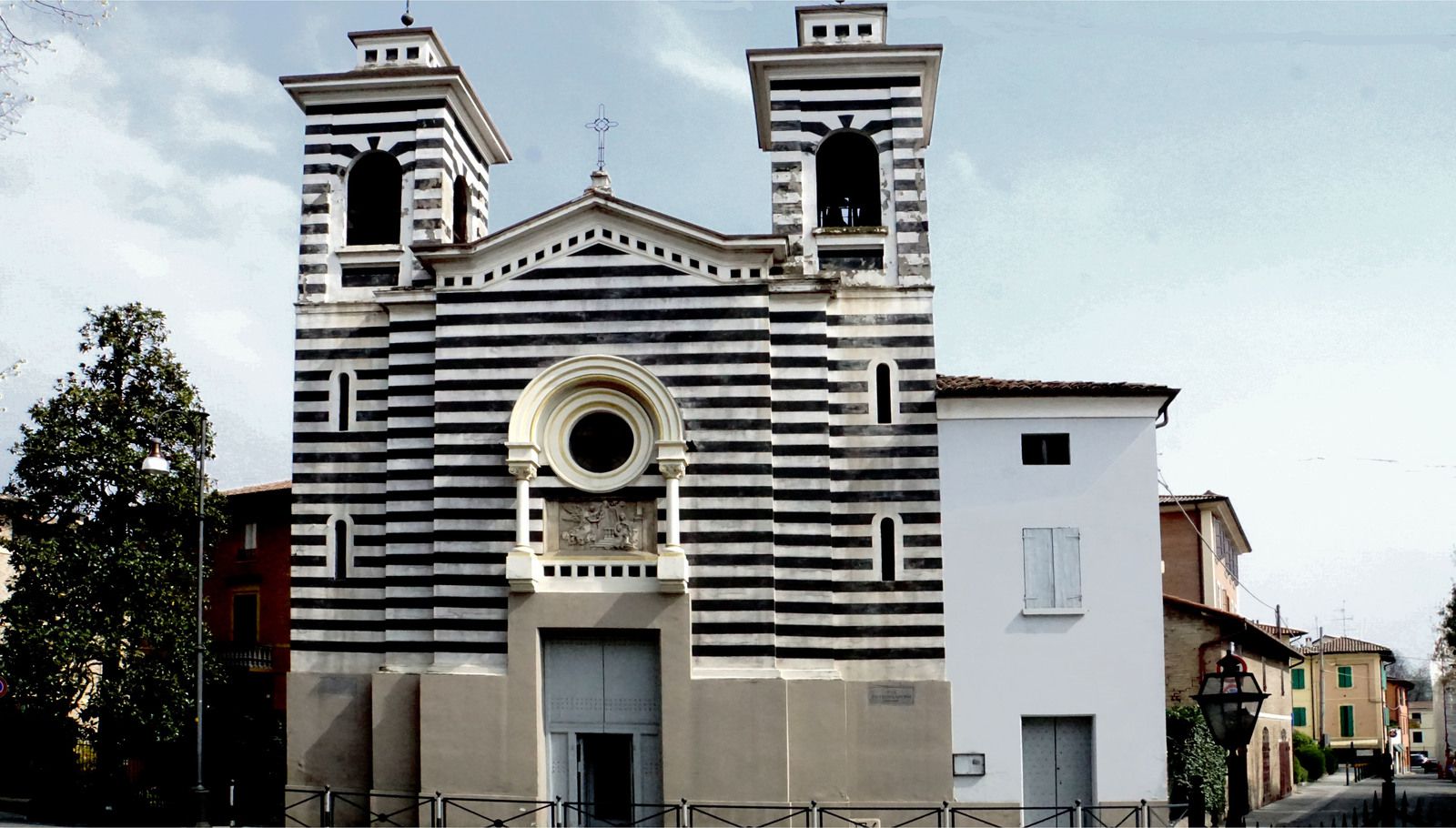 "affinites france italie" saumur  formigine "chiesa santa annunziata"